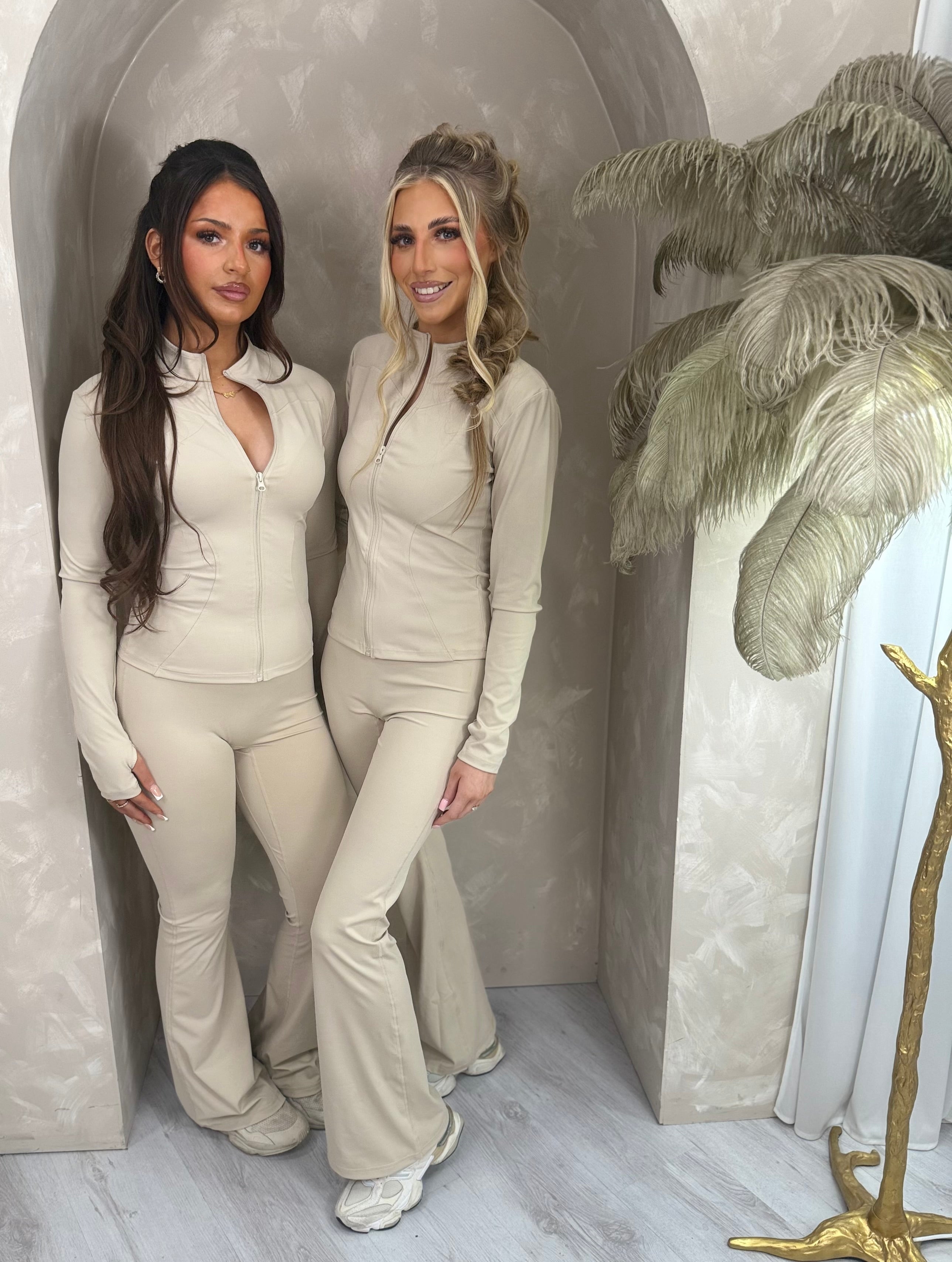 Halo Balance Set Almond